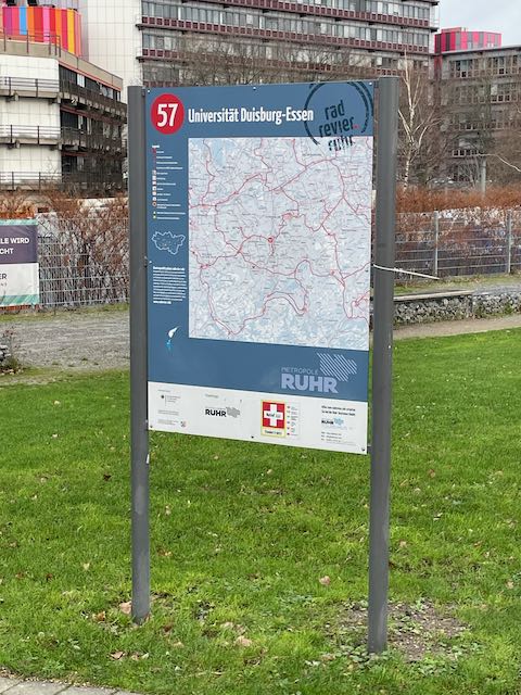 Knotenpunktkarte vor der Universität Essen-Duisburg